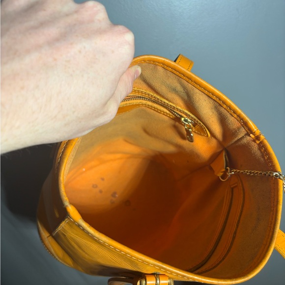 Louis Vuitton Petit Epi Leather Orange Bucket Bag - Picture 5 of 12